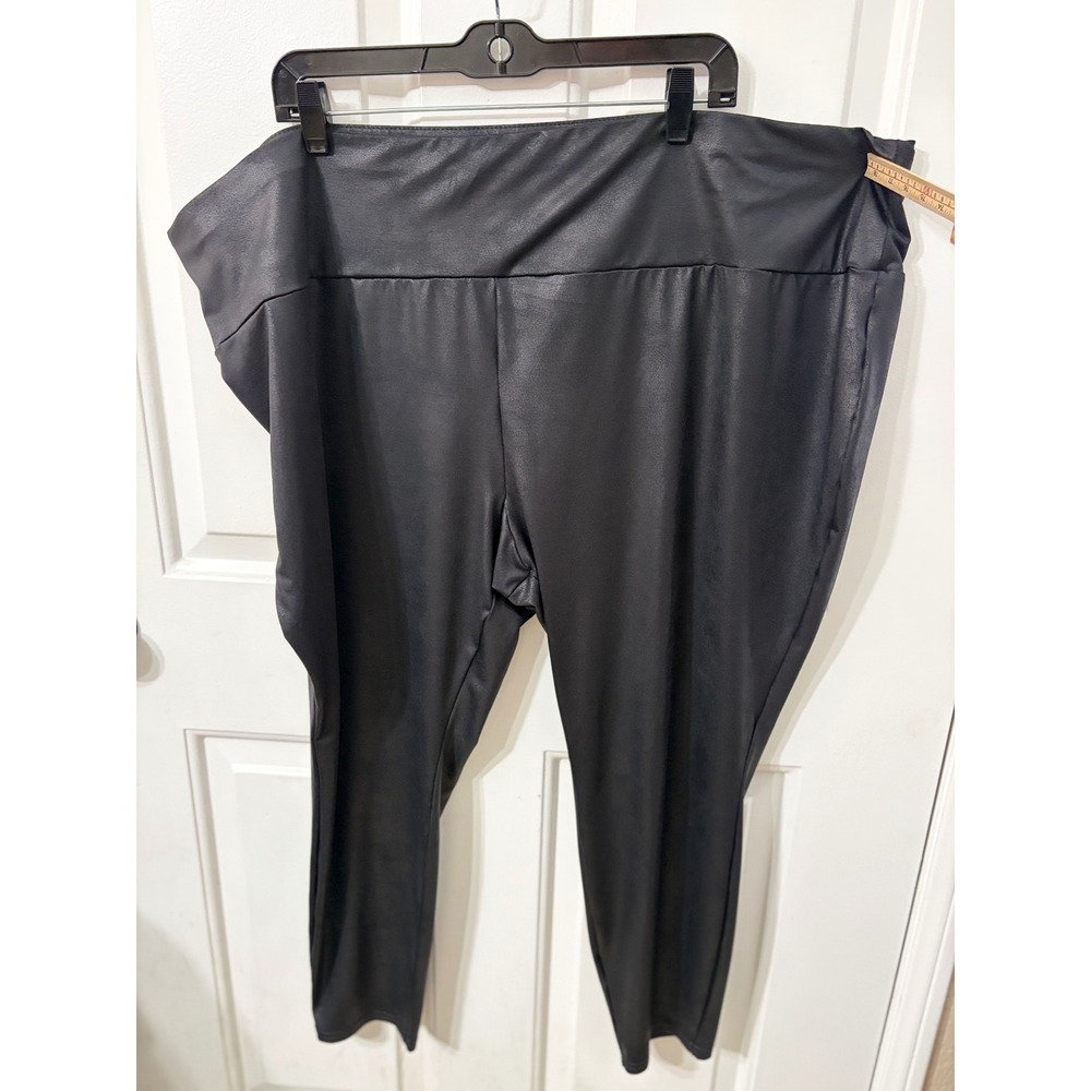 Terra & Sky | Faux Leather Textured Plus Size Leggings | 4X  || Black|